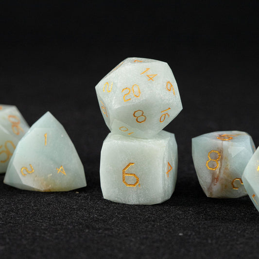 Ensemble de 7 dés en amazonite brésilienne taillée en diamant