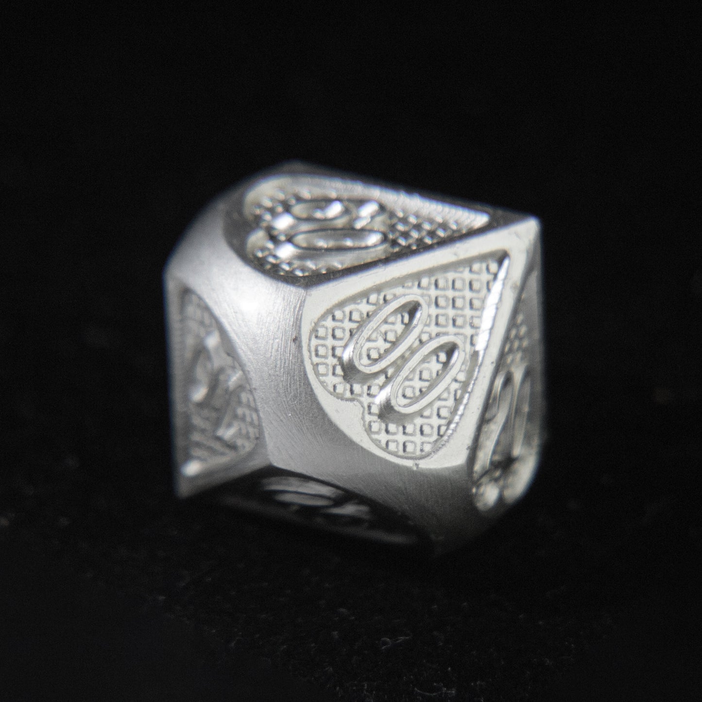 D&D Hollowed Metal Dice Set Love (Solid)