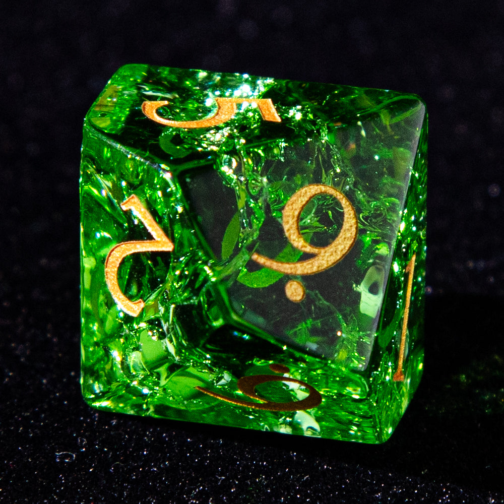 Sanseking D&D Internally fragmented Glass Engraved Dice Set (Green)