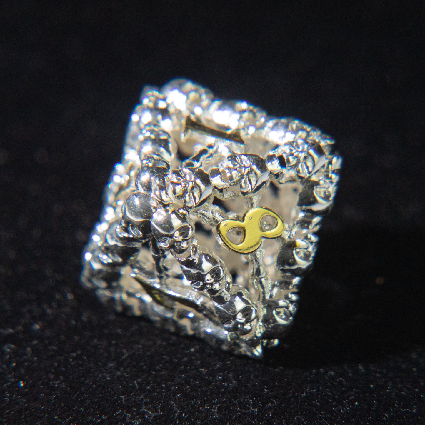 D&D Hollowed Metal Dice Set Cthulhu (White and Yellow)