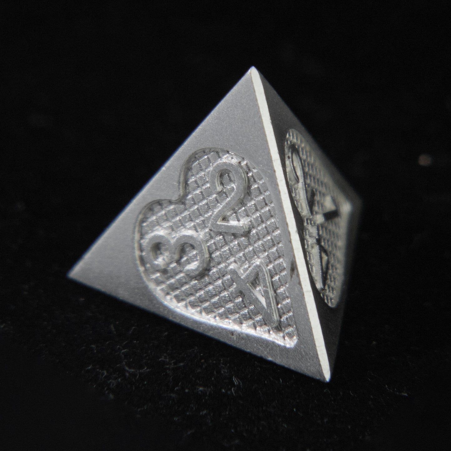 D&D Hollowed Metal Dice Set Love (Solid)