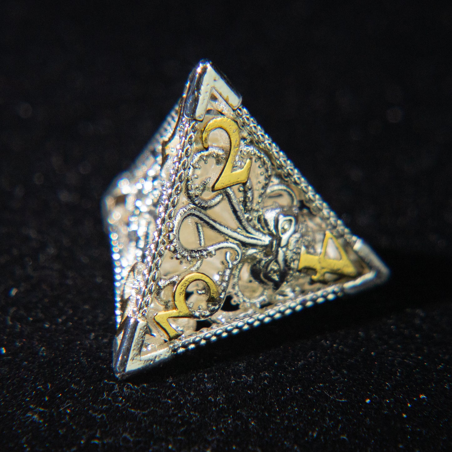 D&D Hollowed Metal Dice Set Cthulhu  (White and Yellow)