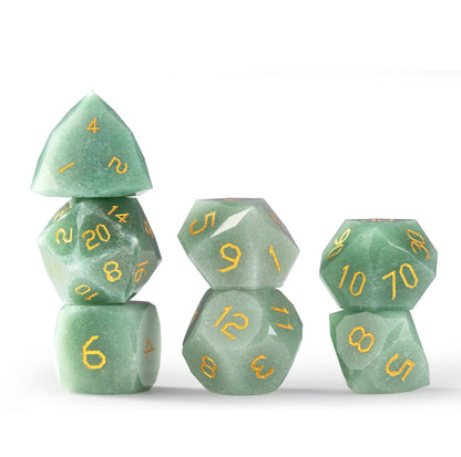 Ensemble de 7 dés en aventurine verte taillée en diamant 