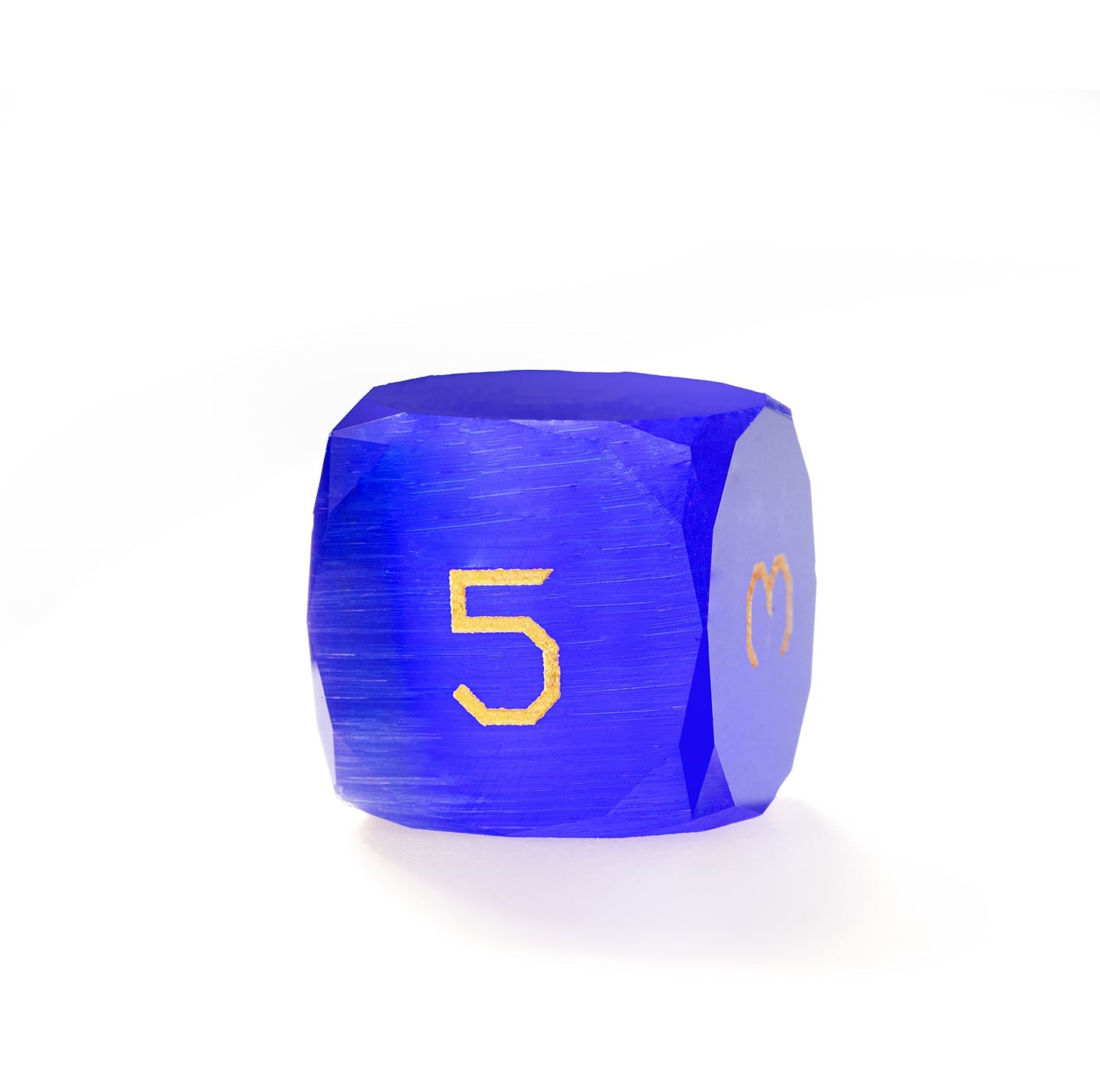 Ensemble de 7 dés en cristal œil-de-chat bleu royal taillés en diamant 