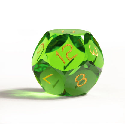 Ensemble de 7 dés en cristal vert taillé en diamant 