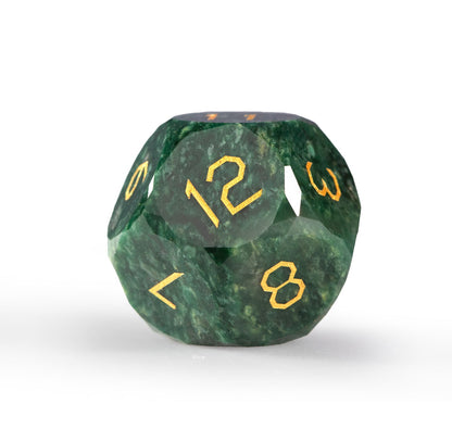 Ensemble de 7 dés en jade africain taillé en diamant 