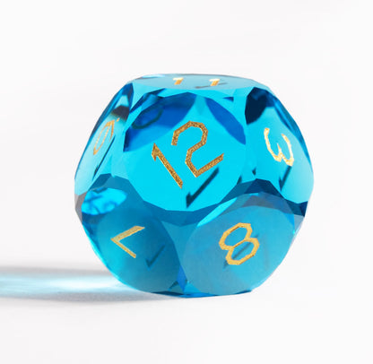 Ensemble de 7 dés en cristal bleu mer taillé en diamant 