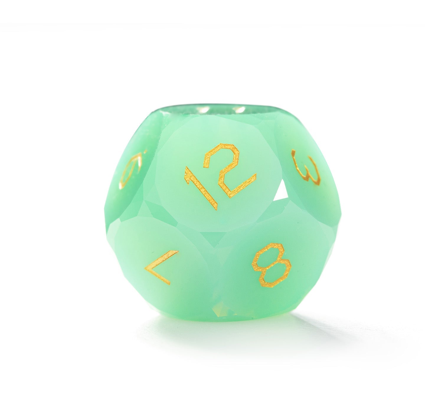Ensemble de 7 dés en opaline verte taillée en diamant 