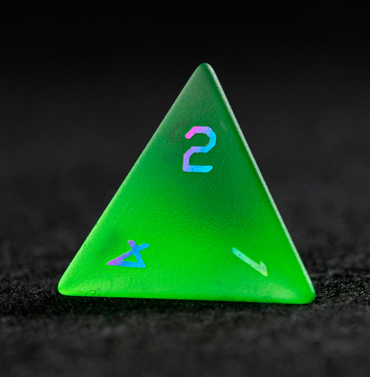 Ensemble de 7 dés polyédriques en verre plaqué vert émeraude 
