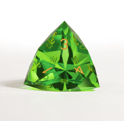 Ensemble de 7 dés en cristal vert taillé en diamant 