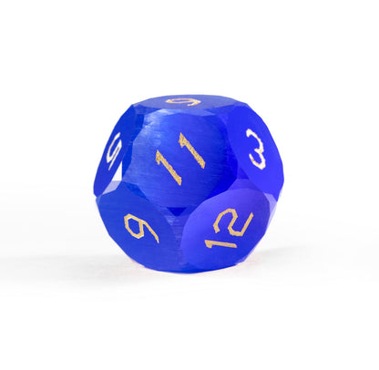 Ensemble de 7 dés en cristal œil-de-chat bleu royal taillés en diamant 