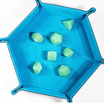 Ensemble de 7 dés en opaline verte taillée en diamant 