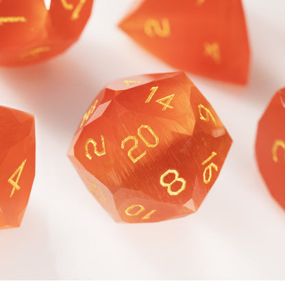 Ensemble de 7 dés en cristal œil-de-chat rouge taillé en diamant 