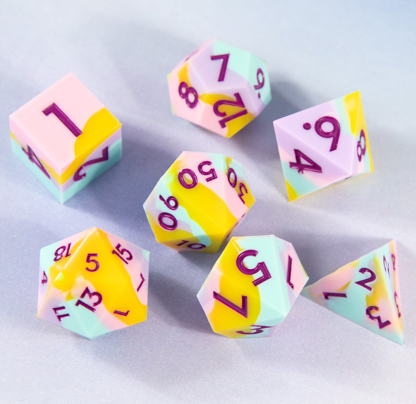 Ensemble de 7 dés polyédriques en silicone Berry Candy 