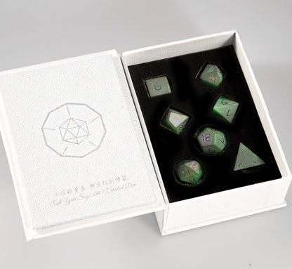 Ensemble de 7 dés polyédriques plaqués œil-de-chat émeraude 