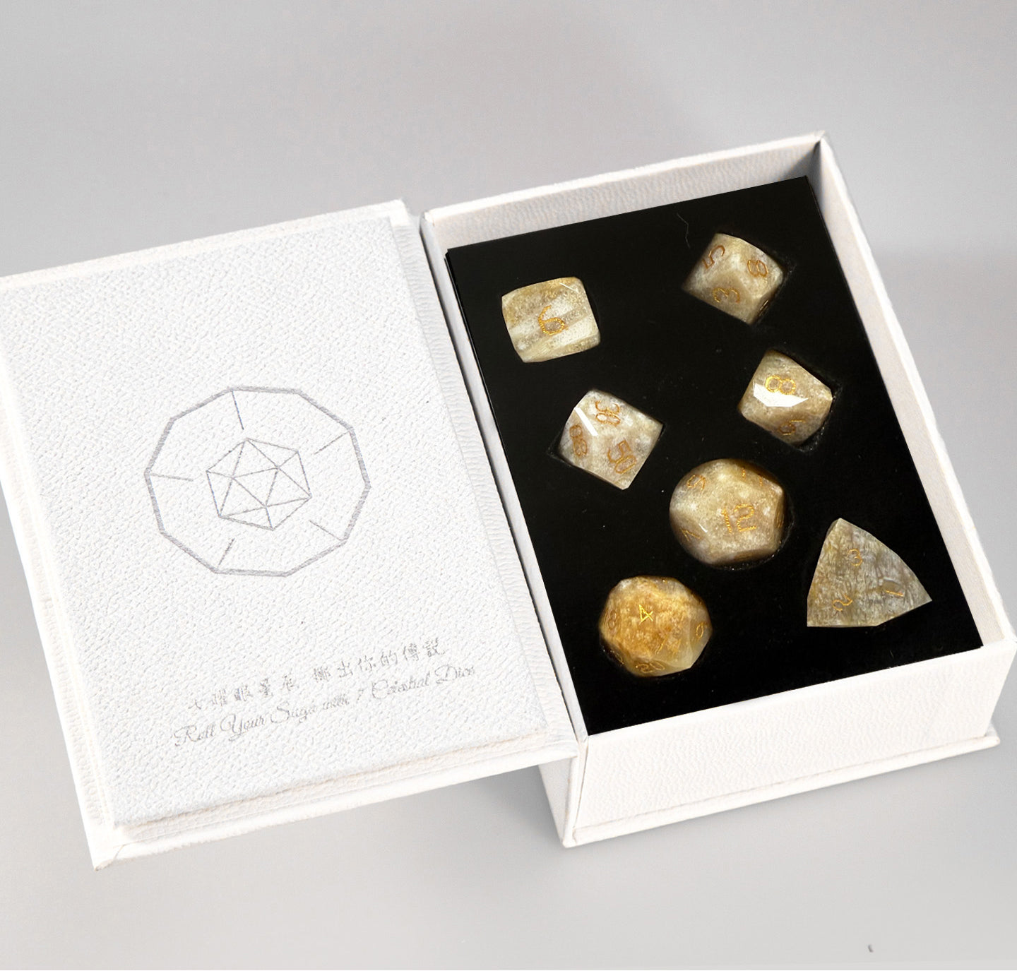 Ensemble de 7 dés à facettes diamantées en pierre chrysanthème 