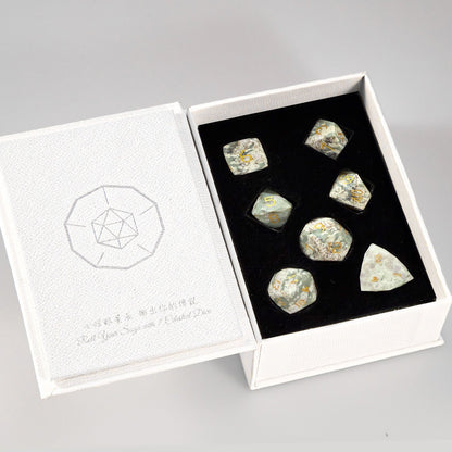 Ensemble de 7 dés en jade à facettes diamantées, motif fleur de prunier 