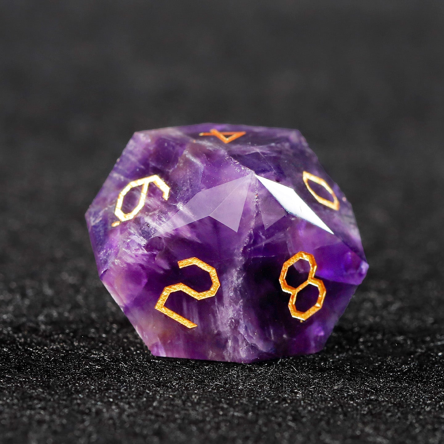 Ensemble de 7 dés en verre Liuli violet taillé en diamant 