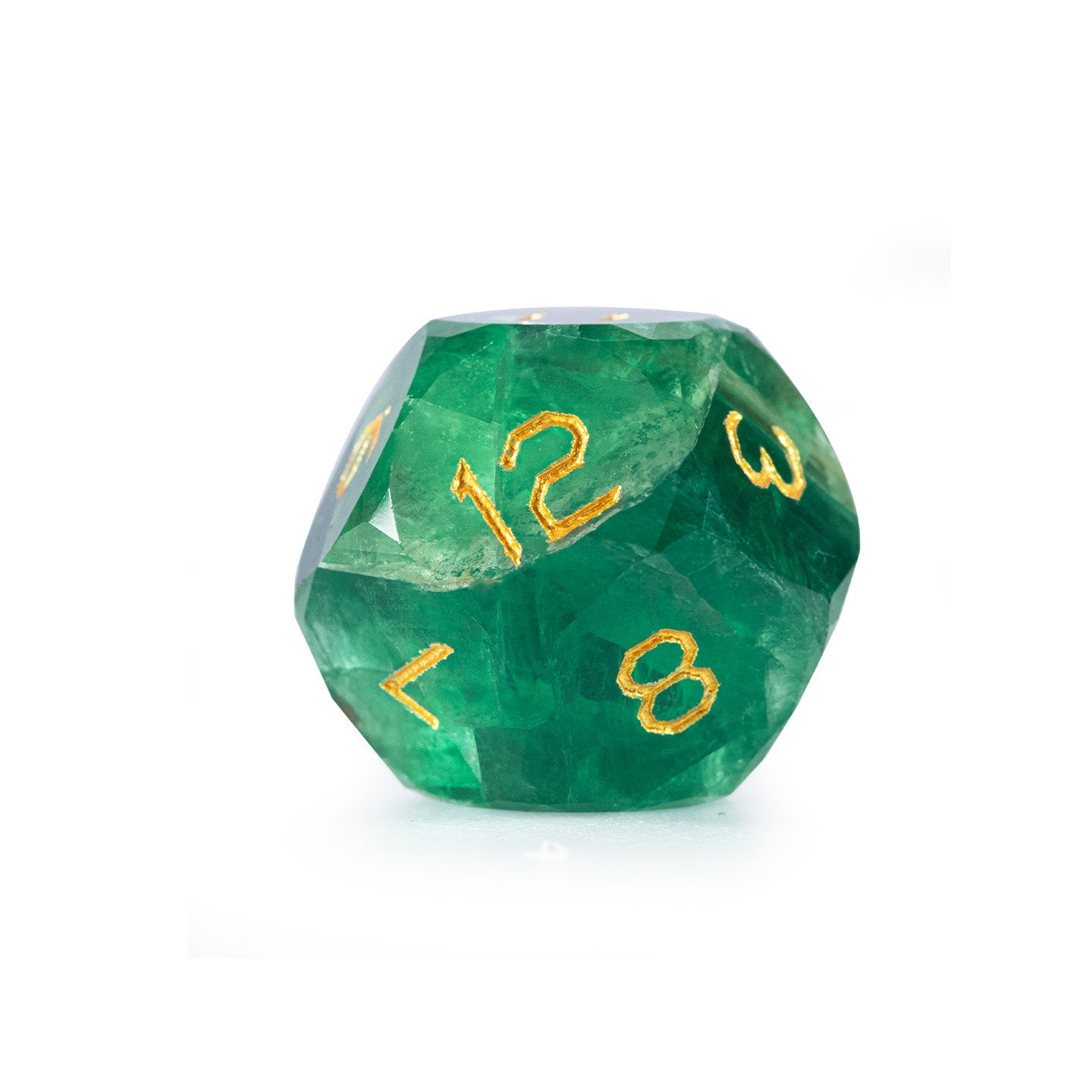 Ensemble de 7 dés en fluorite verte taillée en diamant 