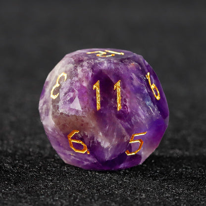 Ensemble de 7 dés en verre Liuli violet taillé en diamant 
