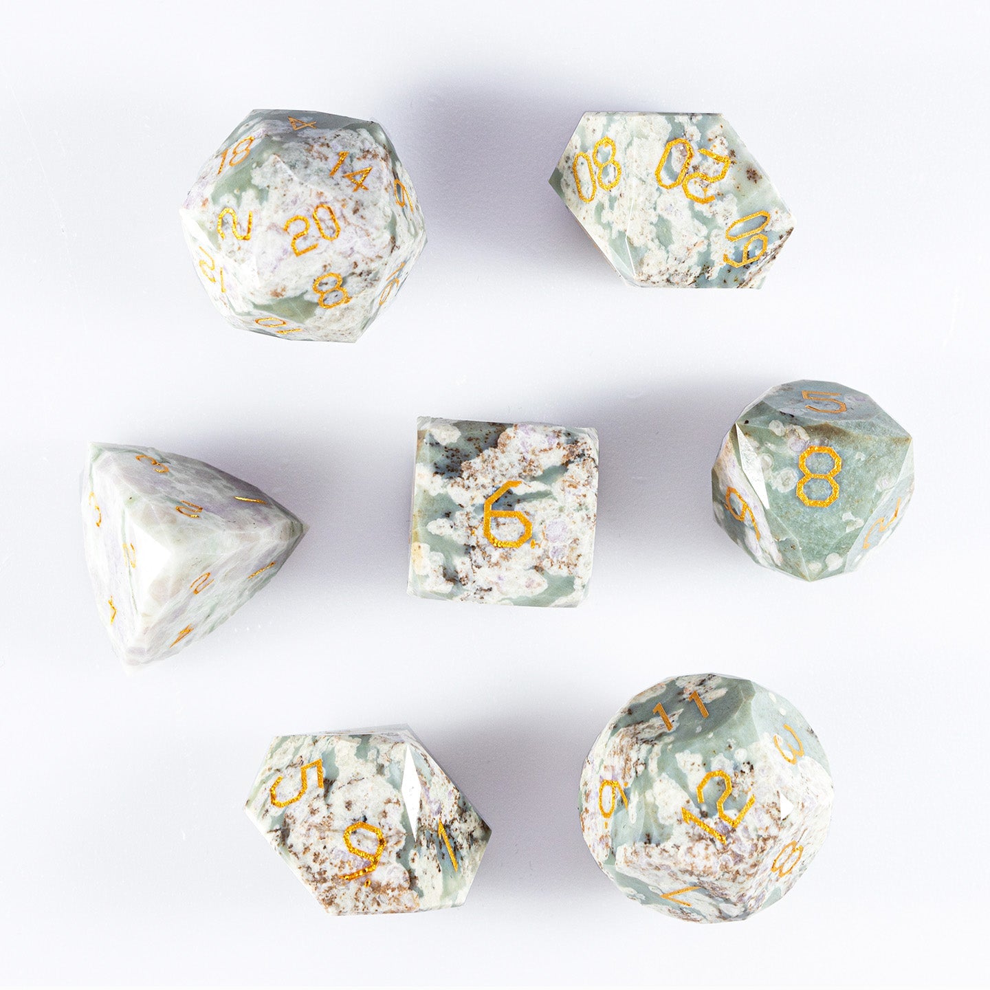 Ensemble de 7 dés en jade à facettes diamantées, motif fleur de prunier 