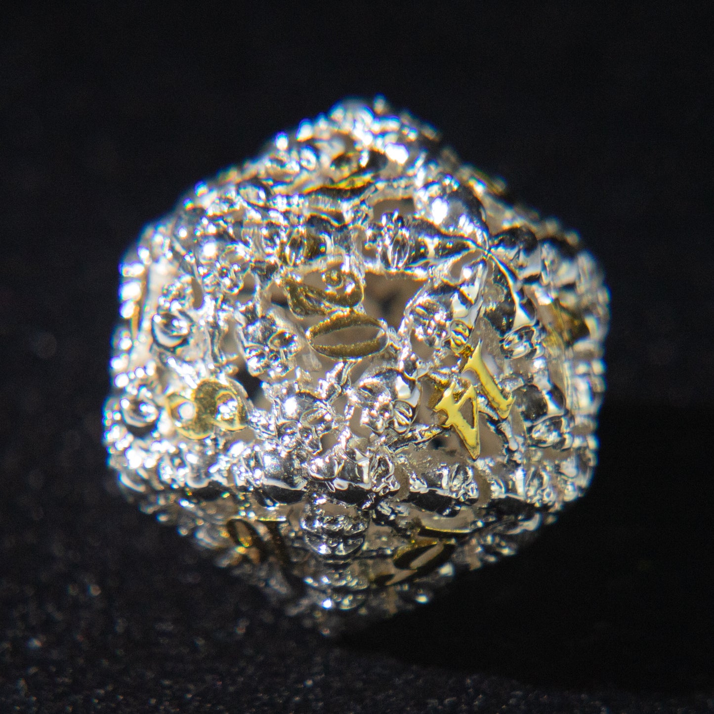 D&D Hollowed Metal Dice Set Cthulhu (White and Yellow）