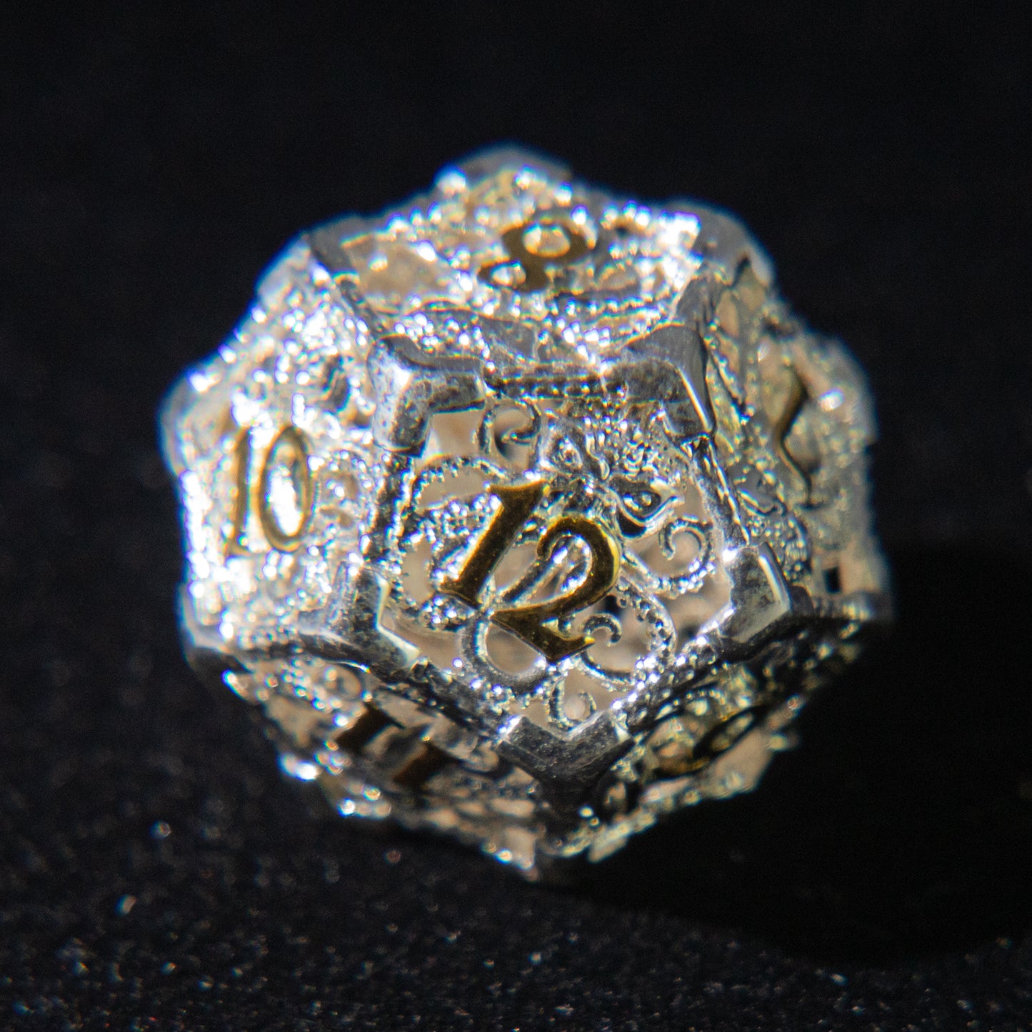 D&D Hollowed Metal Dice Set Cthulhu  (White and Yellow）