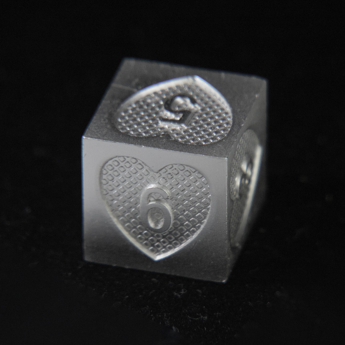 D&D Hollowed Metal Dice Set Love (Solid）