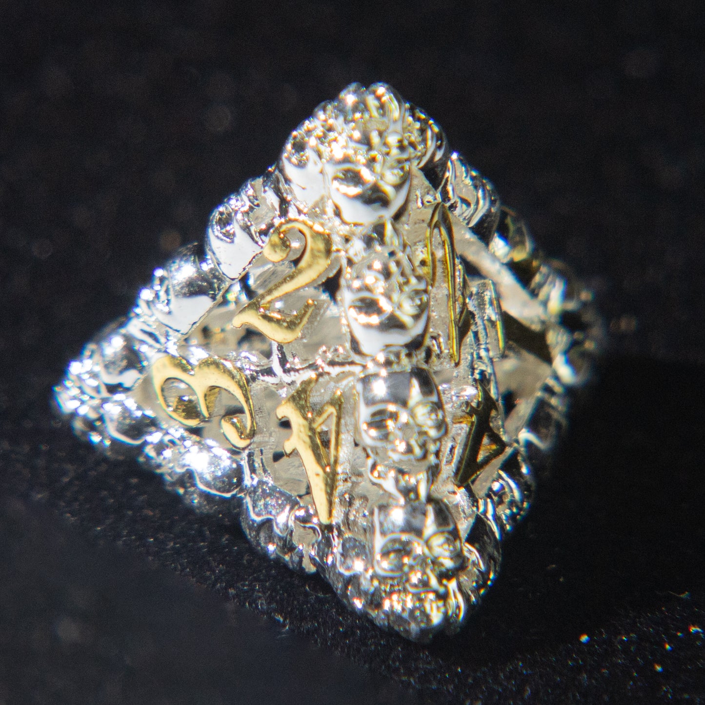 D&D Hollowed Metal Dice Set Cthulhu (White and Yellow）