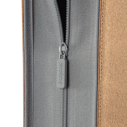 ARK-05 zipper closure detail