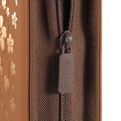 Zip closure detail on the Brown SAKURA Art Series card binder
