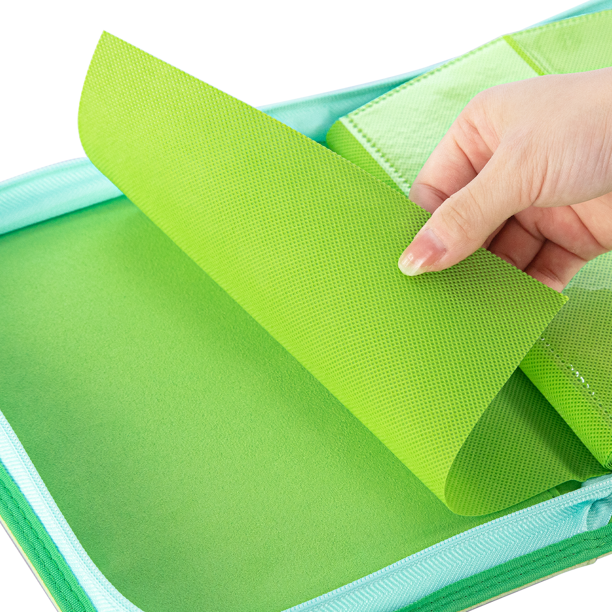 Sanseking AXIS-SK Light Green 12-pocket trading card binder non-woven fabric divider page