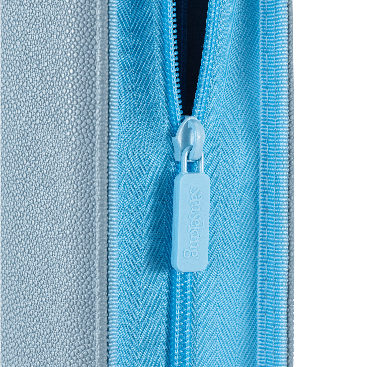 Sanseking PORT Blue 9-pocket toploader binder smooth branded zipper detail